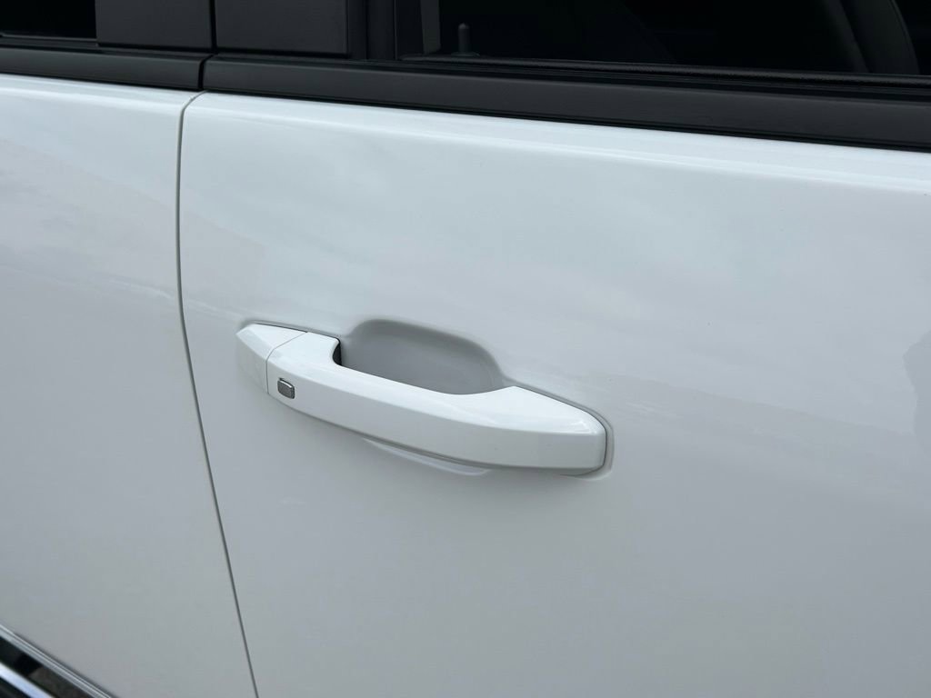 Used 2025 Chevrolet Silverado 2500 LT w/ Convenience Package image 45