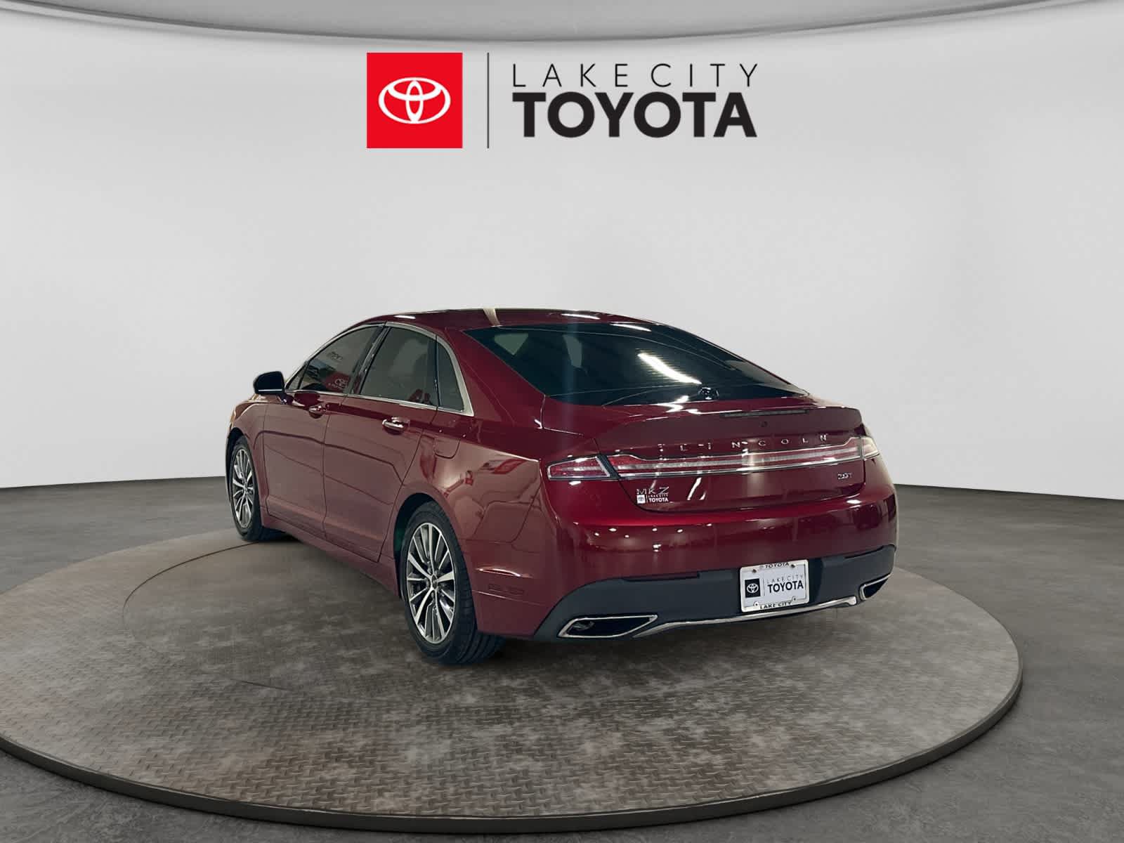 Used 2019 Lincoln MKZ Reserve FWD image 5