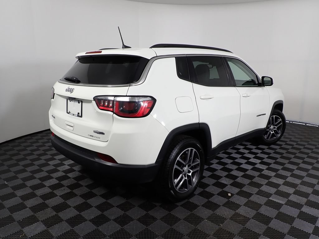Used 2017 Jeep Compass Latitude w/ Popular Equipment Group AWD/4WD image 17