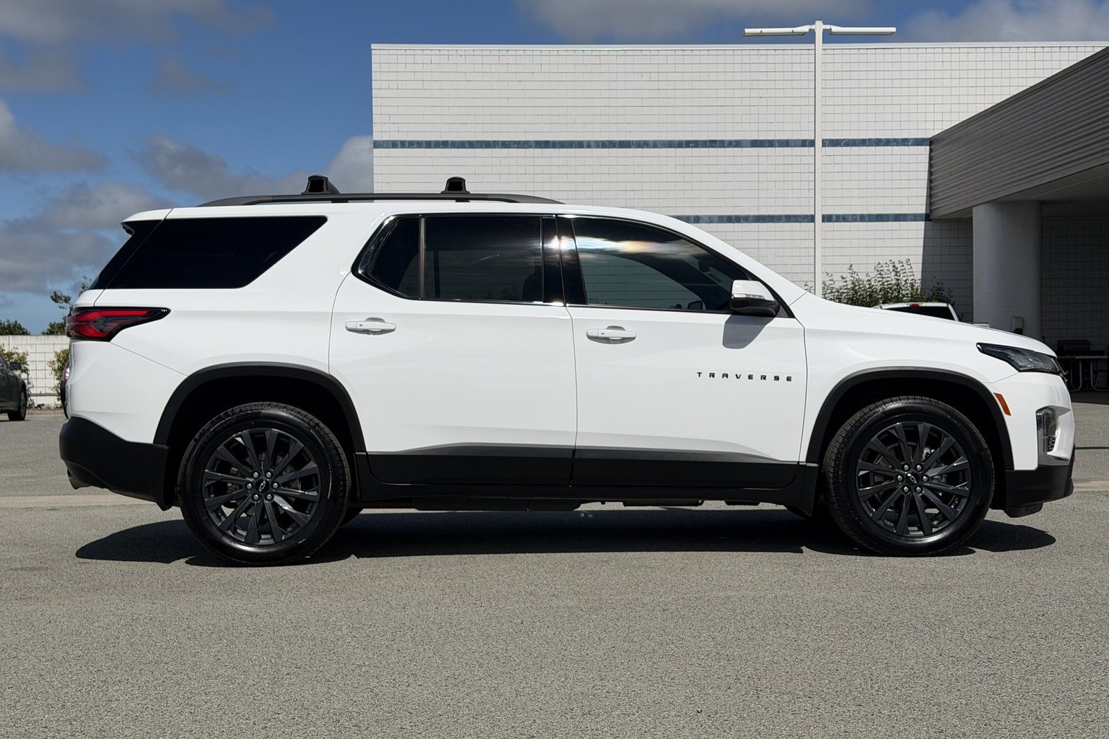 Used 2023 Chevrolet Traverse RS w/ LPO, Floor Liner Package AWD/4WD image 3