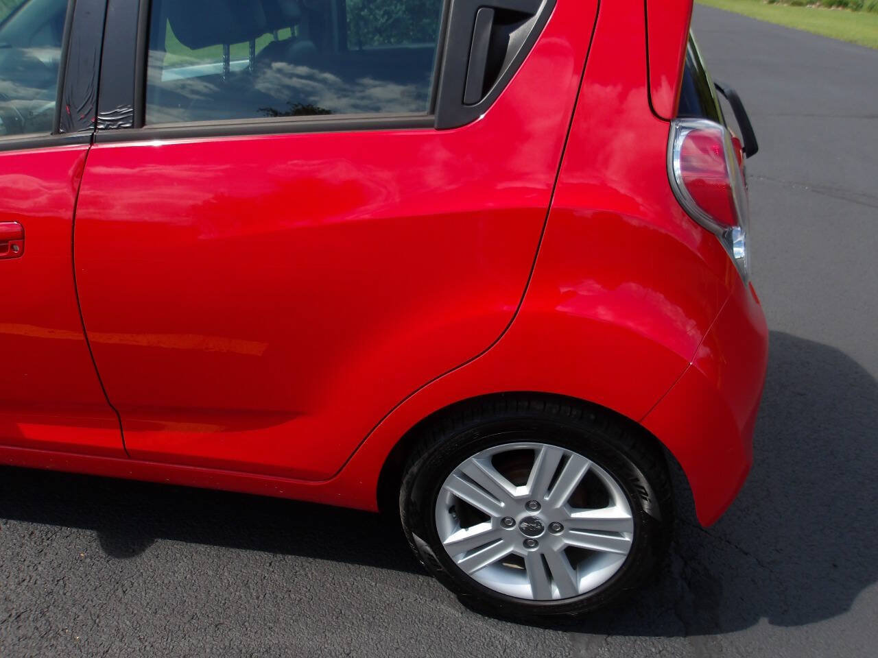Used 2014 Chevrolet Spark LT FWD image 32