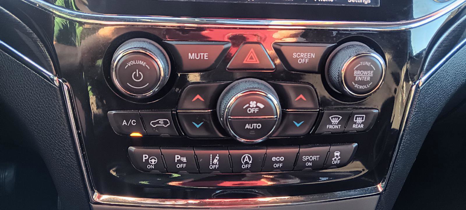 Used 2021 Jeep Grand Cherokee Trailhawk w/ Premium Lighting Group image 18