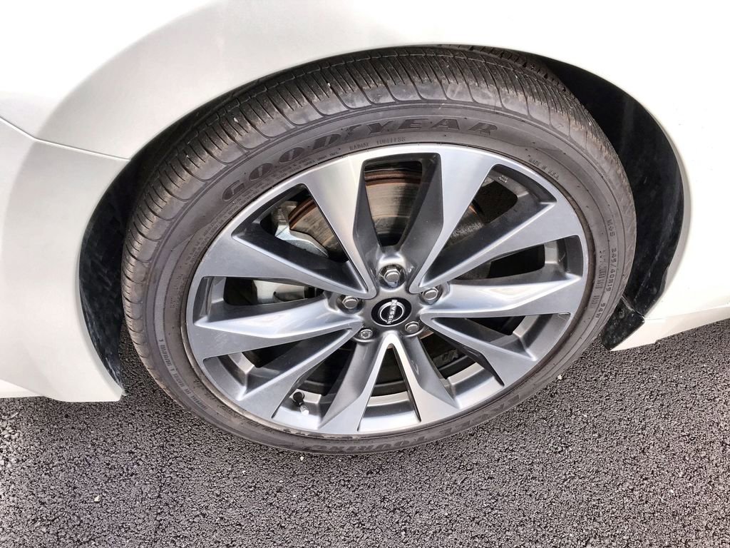 Used 2023 Nissan Maxima Platinum image 10