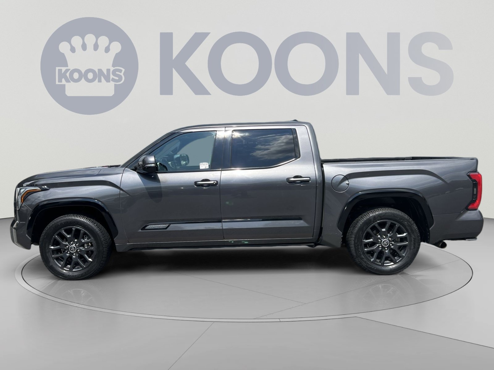 Used 2022 Toyota Tundra Platinum w/ Advanced Package AWD/4WD image 2