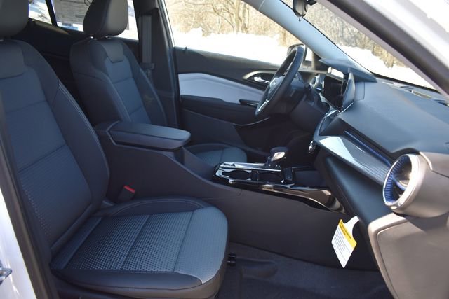 New 2026 Chevrolet Trax LT w/ Driver Confidence Package image 13