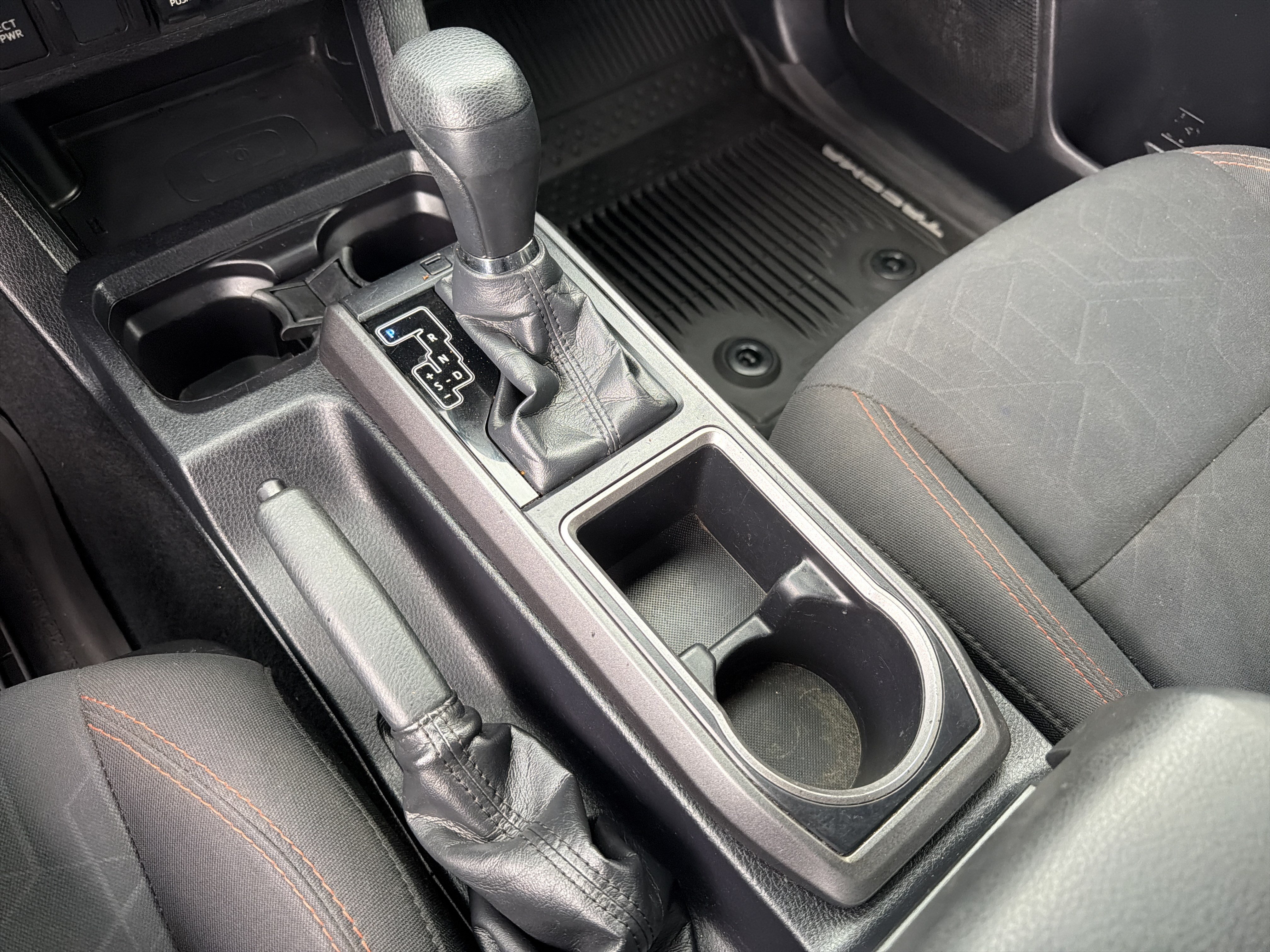 Used 2020 Toyota Tacoma TRD Off-Road AWD/4WD image 75