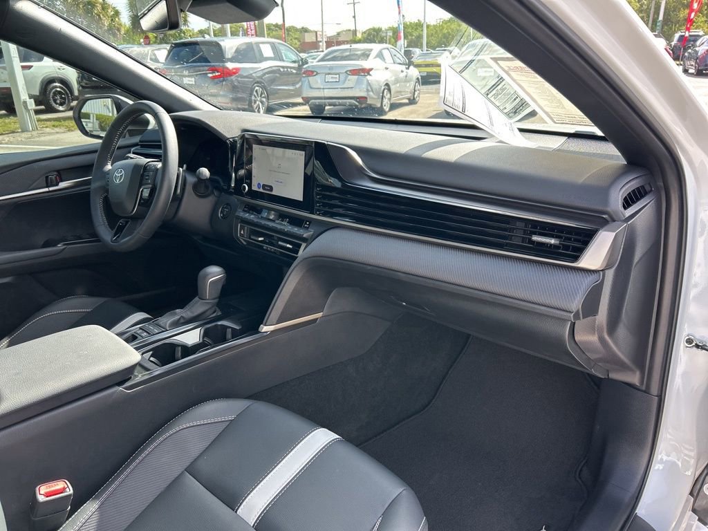 Used 2025 Toyota Camry SE w/ Convenience Package image 42