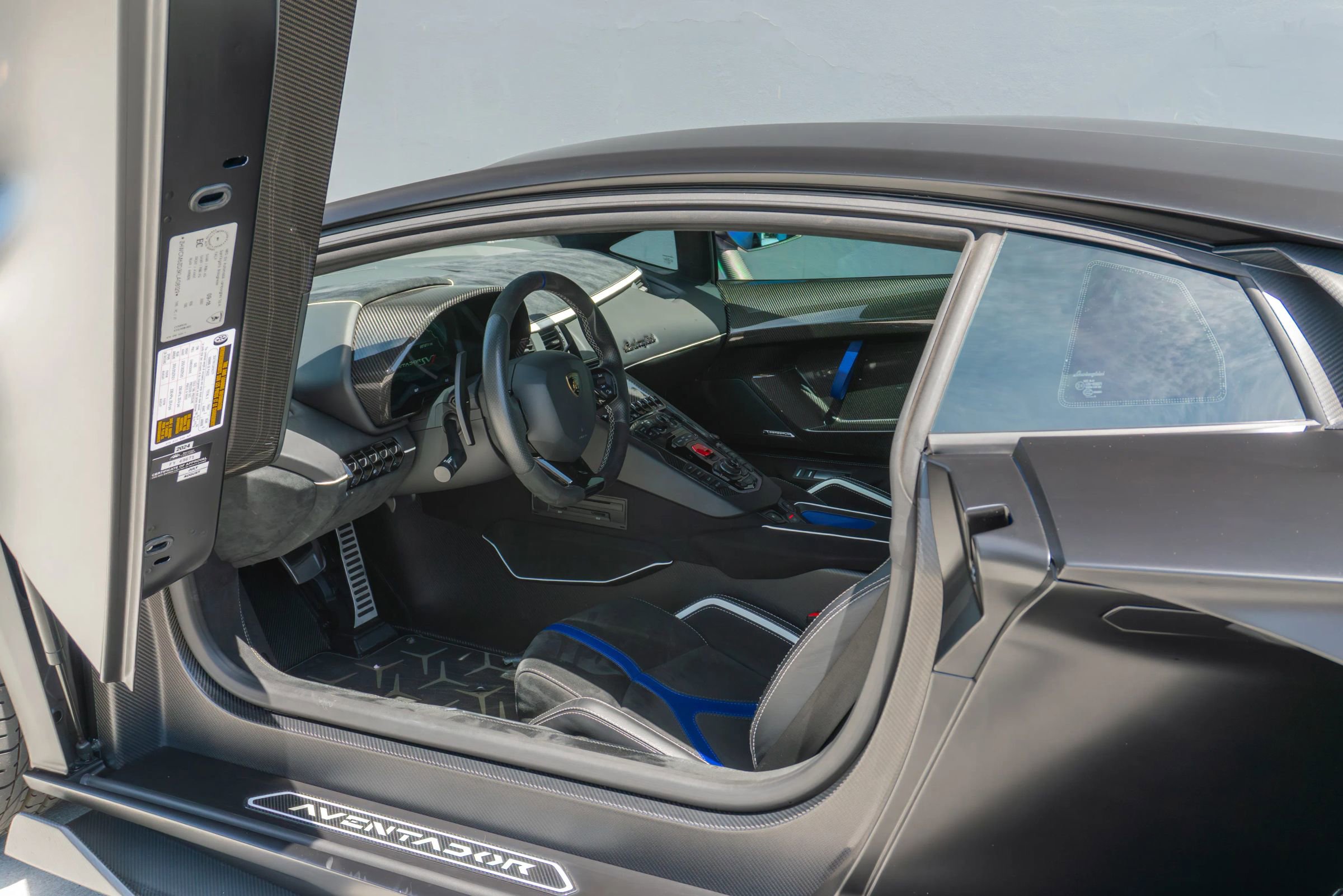 Used 2019 Lamborghini Aventador SVJ AWD/4WD image 57