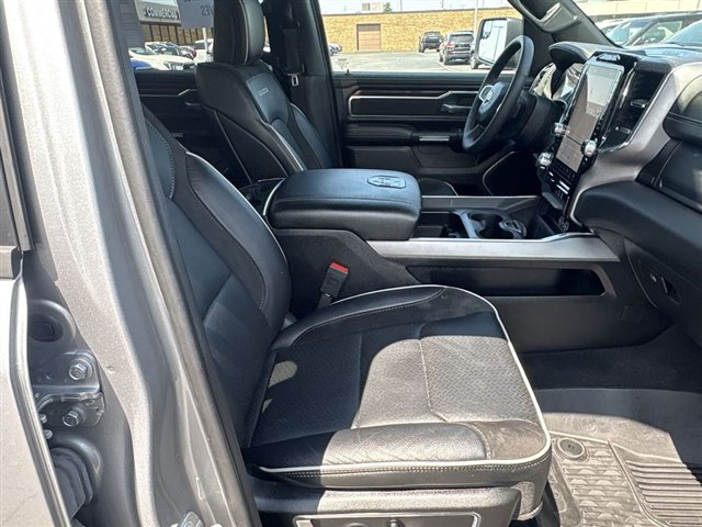 Used 2025 RAM 1500 Laramie w/ Sport Appearance Package AWD/4WD image 28