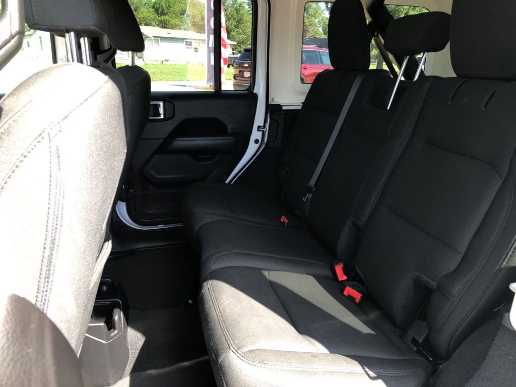 Used 2020 Jeep Wrangler Unlimited Sahara image 10