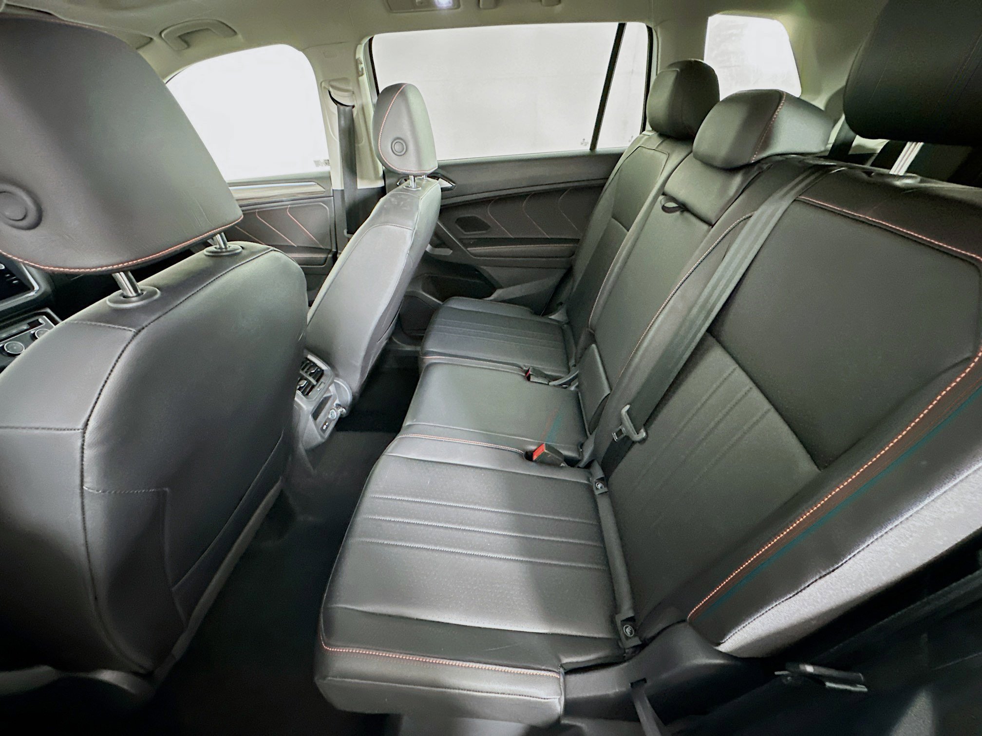 Used 2024 Volkswagen Tiguan Wolfsburg Edition image 28