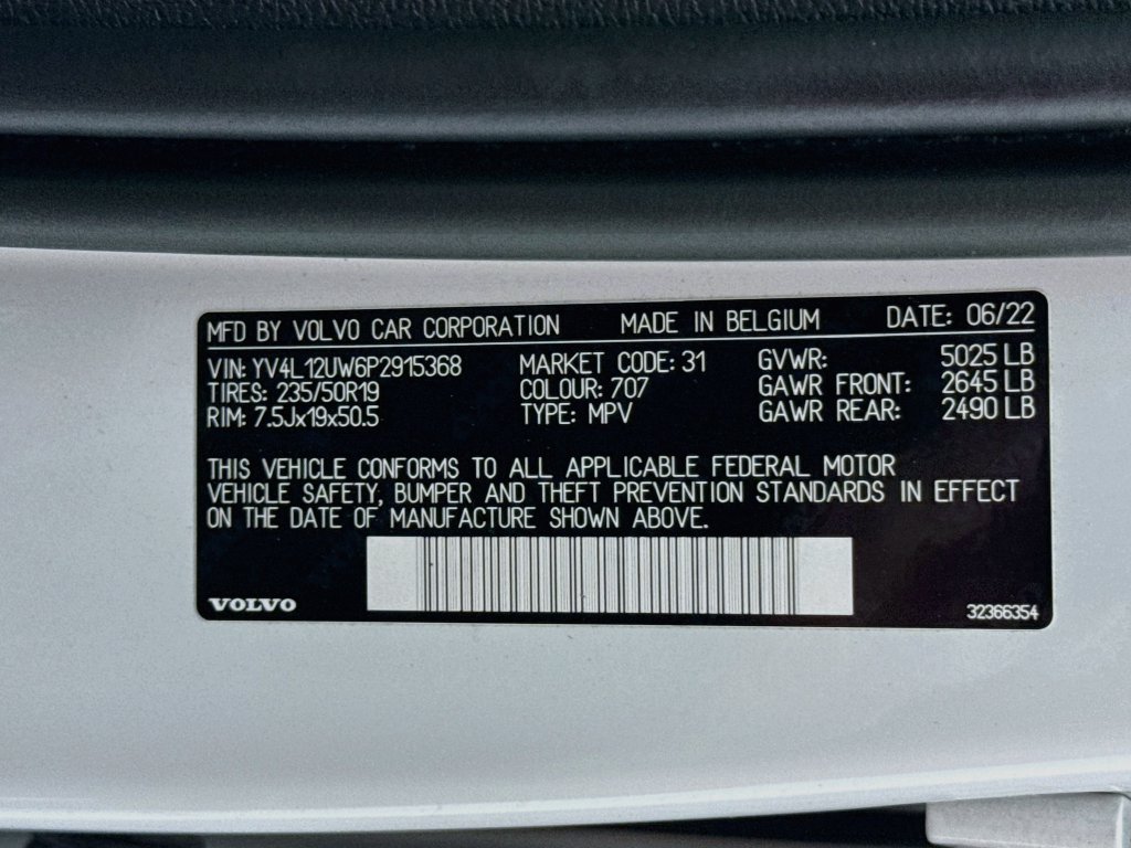 Used 2023 Volvo XC40 B5 Plus w/ Driver Assist Package AWD/4WD image 34