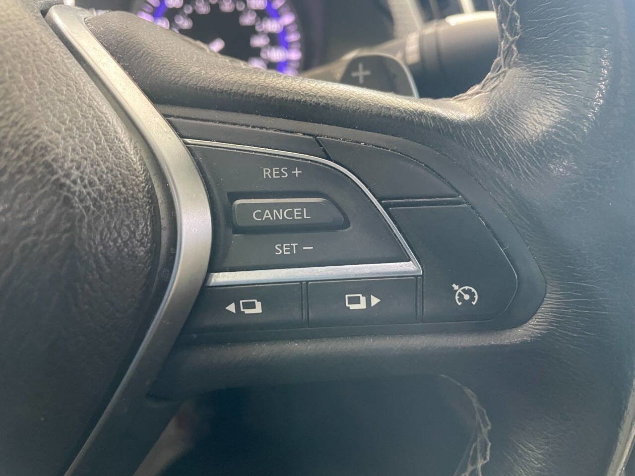 Used 2017 INFINITI Q60 Red Sport 400 image 35