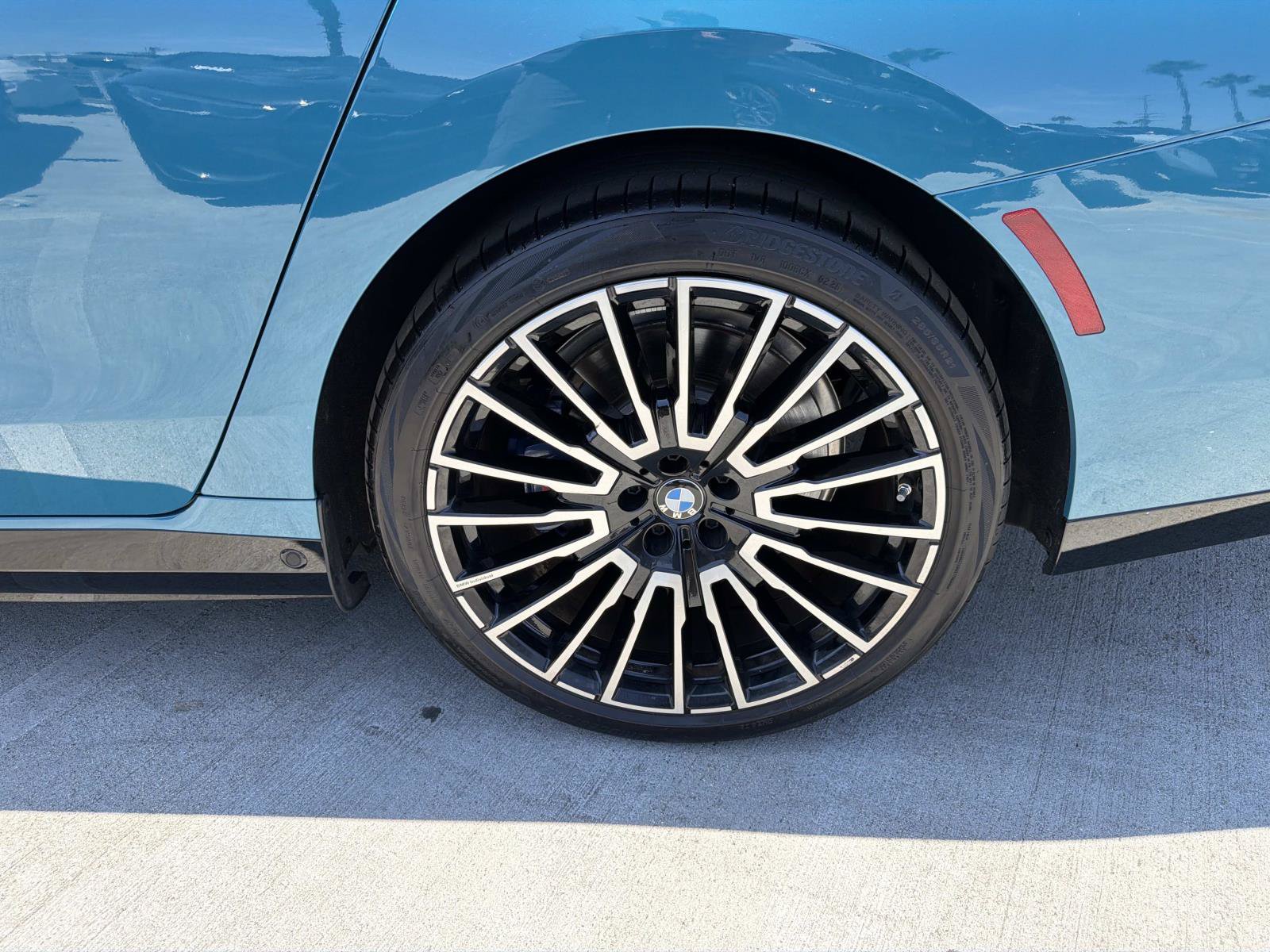 Used 2025 BMW i7 M70 AWD/4WD image 6