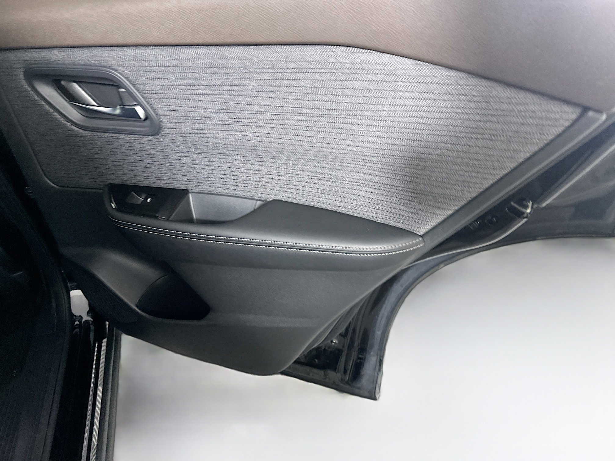 Used 2022 Nissan Rogue SV image 28