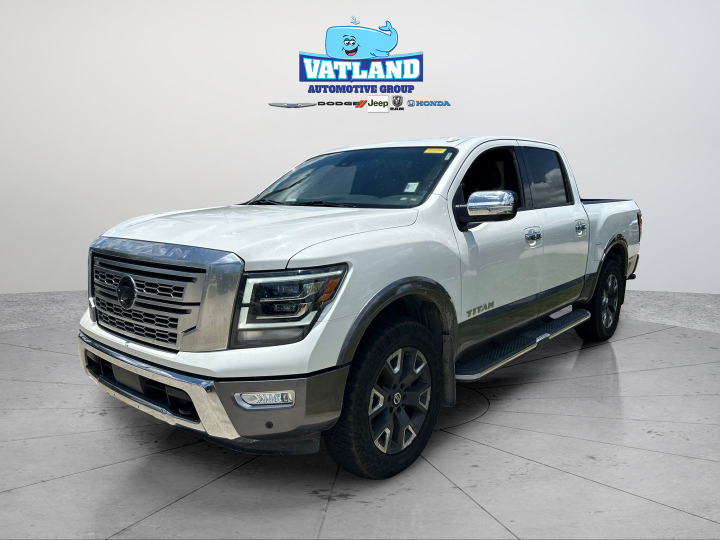 Used 2021 Nissan Titan Platinum Reserve w/ Moonroof Package AWD/4WD image 1