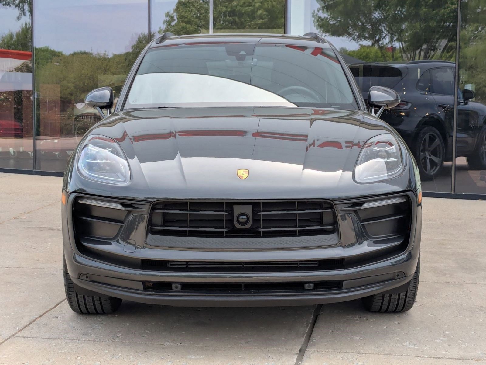 Certified 2026 Porsche Macan AWD/4WD image 6