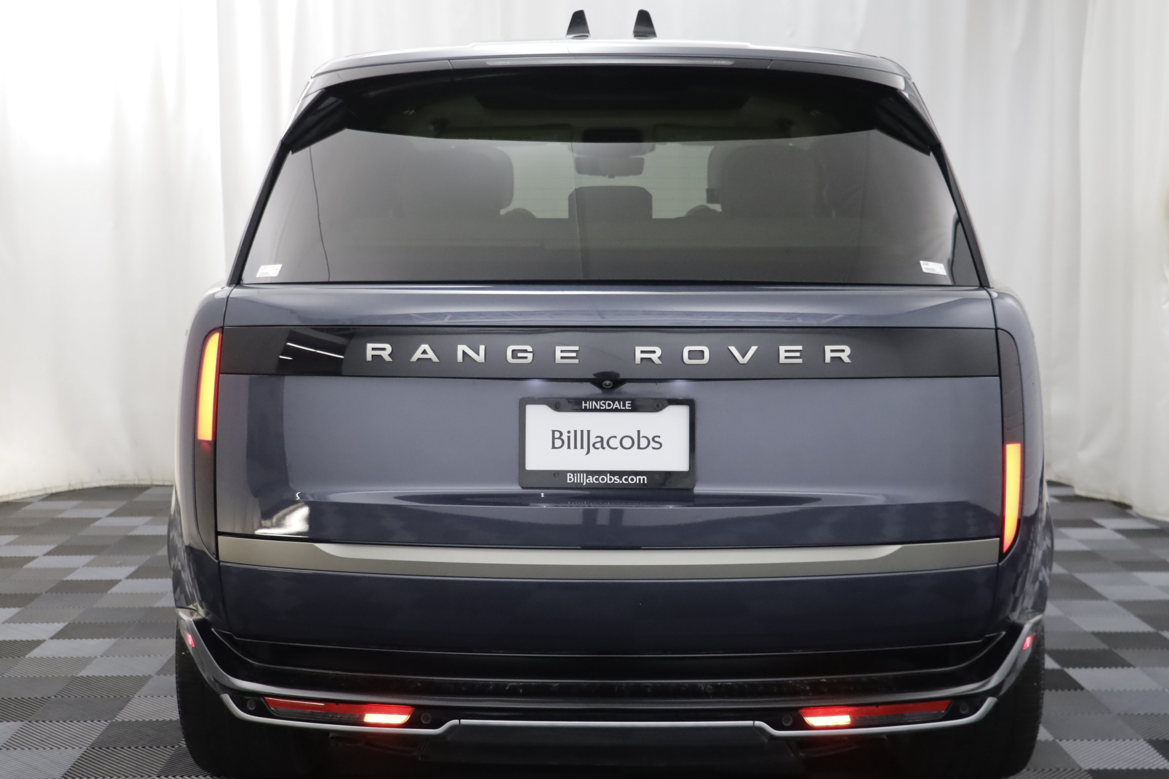 Certified 2025 Land Rover Range Rover SE AWD/4WD image 17