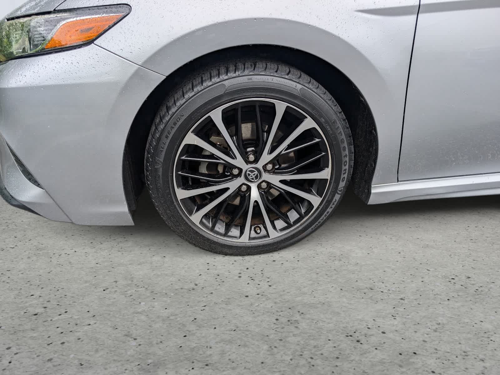 Used 2019 Toyota Camry SE w/ Carpet Mat Package FWD image 7