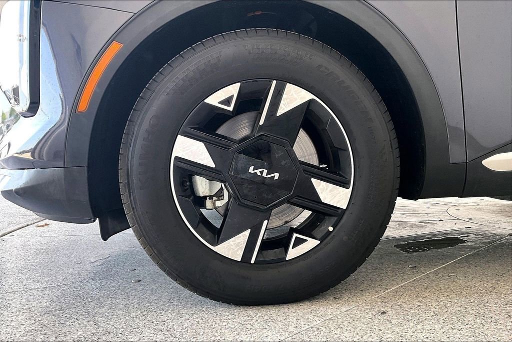 Used 2026 Kia Sportage LX image 11