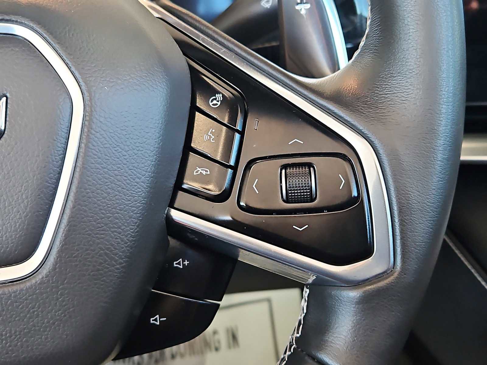 Used 2024 Chevrolet Corvette Z06 w/ Z07 Performance Package RWD image 28