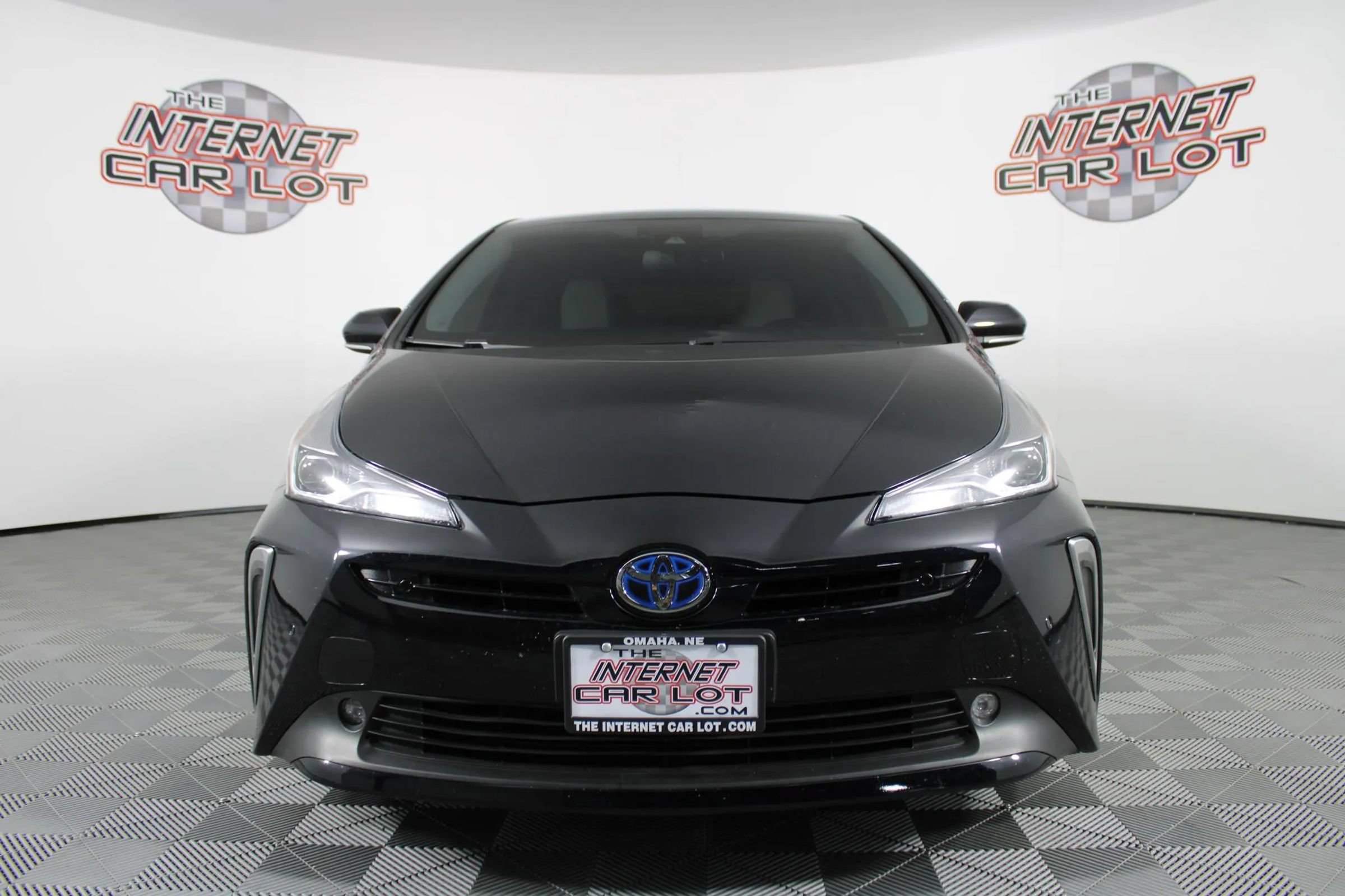 Used 2022 Toyota Prius XLE w/ Advanced Technology Package AWD/4WD image 2