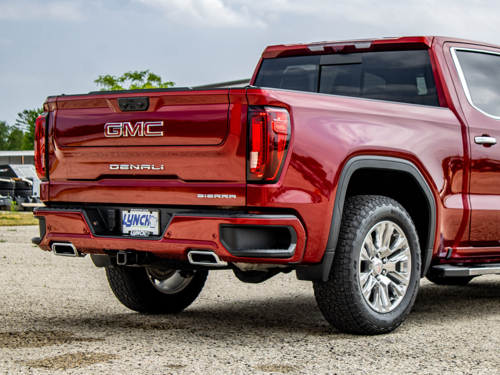 Used 2024 GMC Sierra 1500 Denali w/ Technology Package AWD/4WD image 15