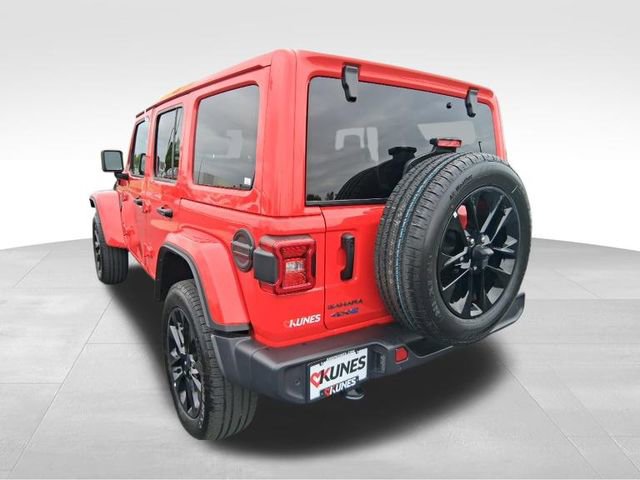 Used 2025 Jeep Wrangler Unlimited Sahara w/ Safety Group AWD/4WD image 8