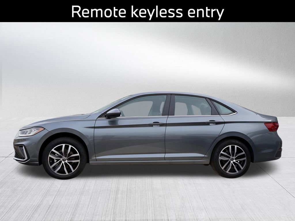 Certified 2025 Volkswagen Jetta SE image 6