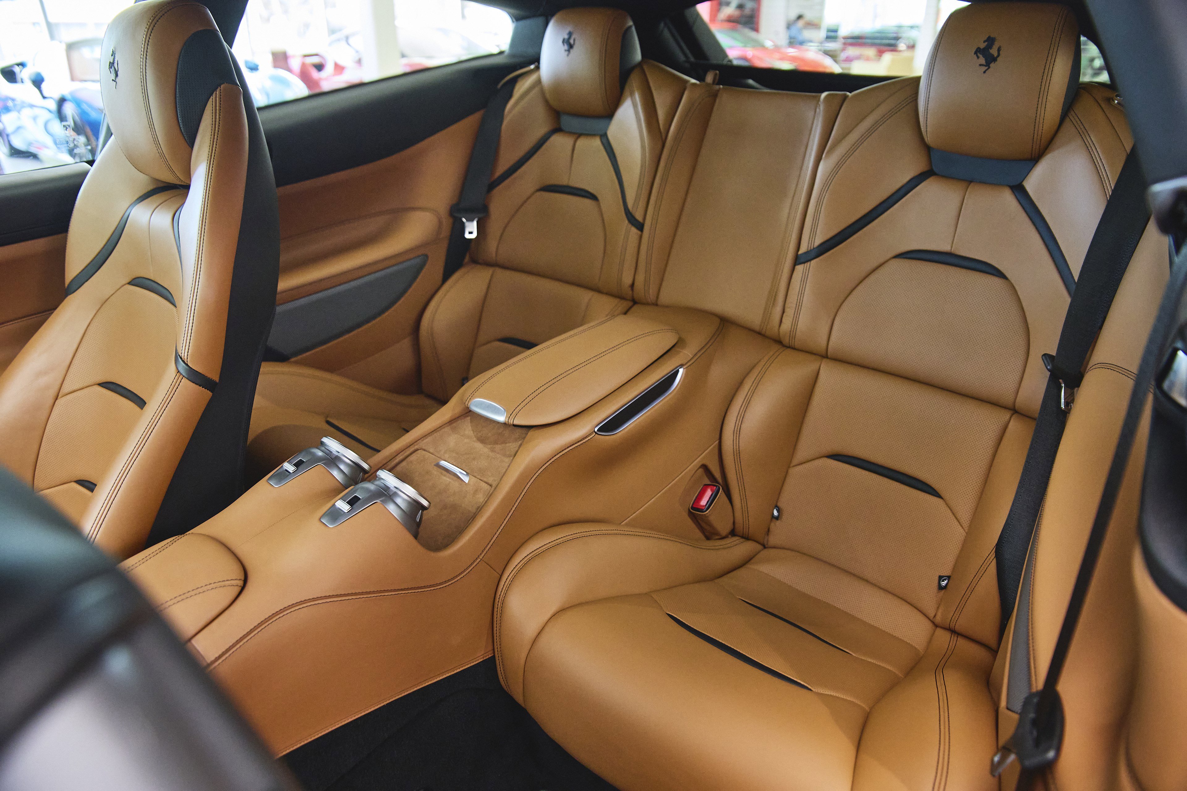 Used 2018 Ferrari GTC4Lusso image 11