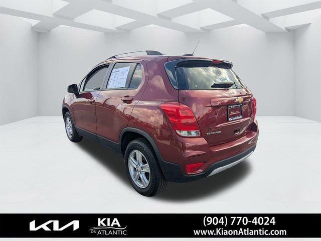 Used 2022 Chevrolet Trax LT w/ LT Convenience Package image 5