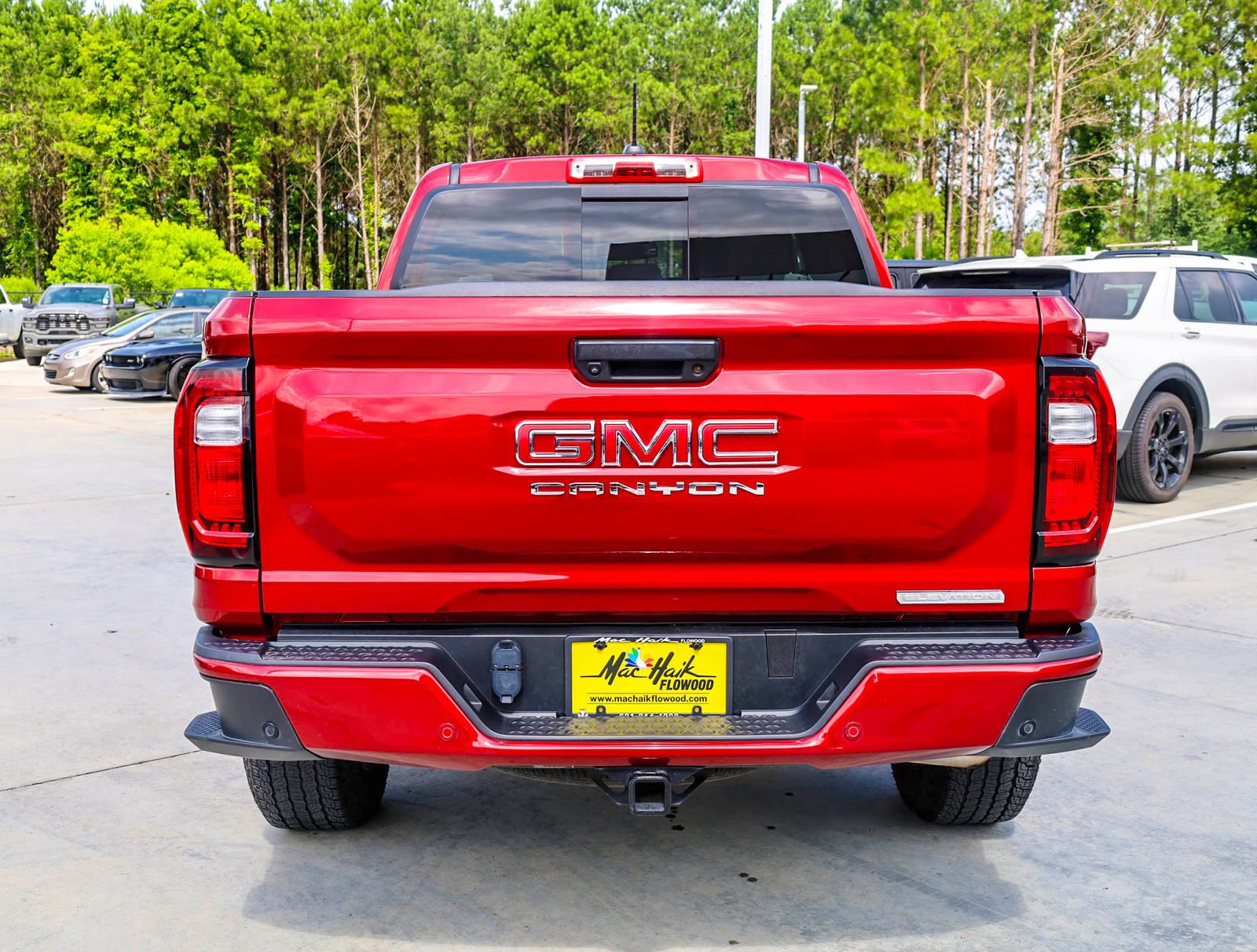 Used 2024 GMC Canyon Elevation w/ Elevation Premium Package RWD image 7