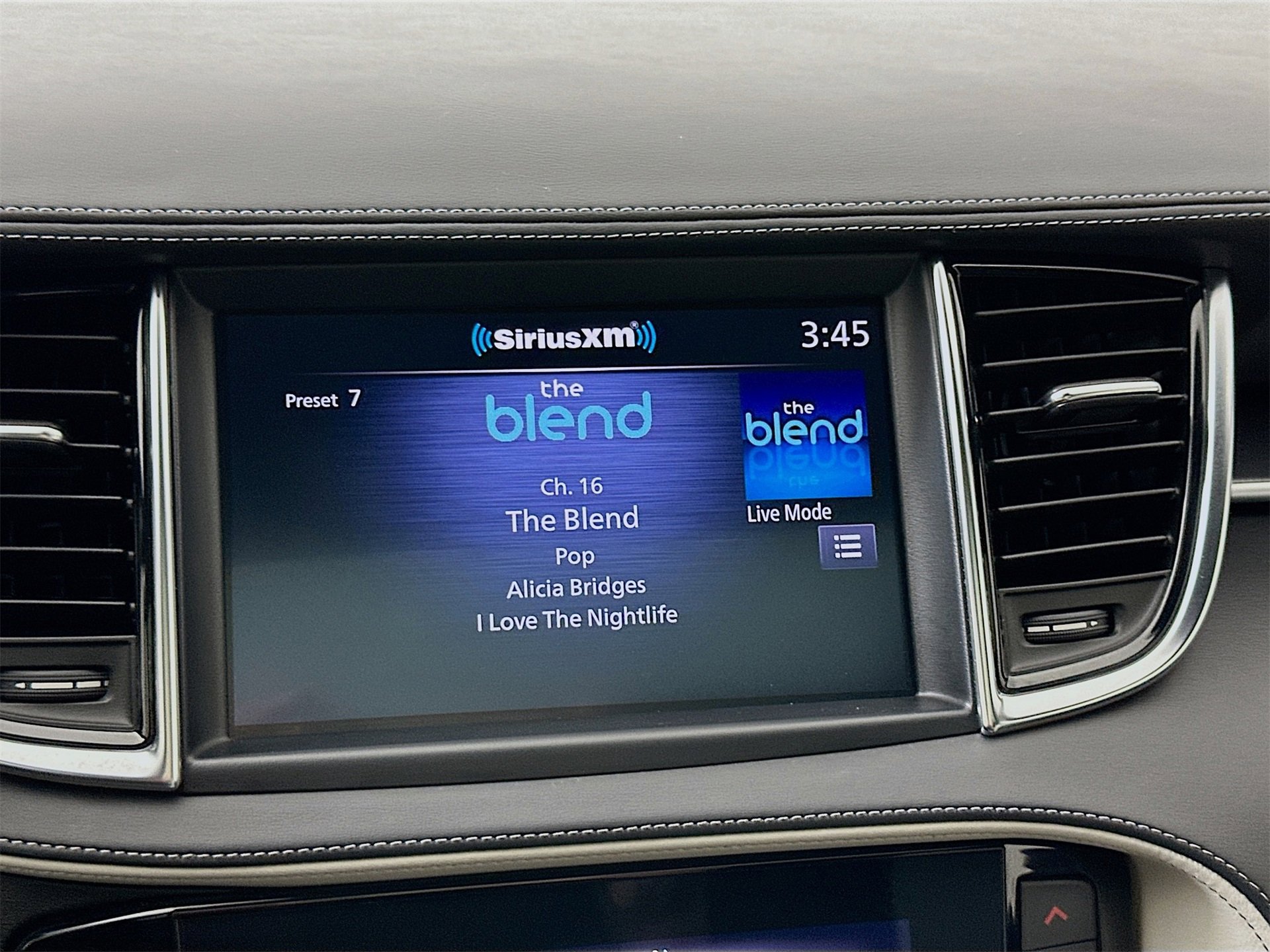 Used 2023 INFINITI QX55 Luxe w/ Cargo Package image 15