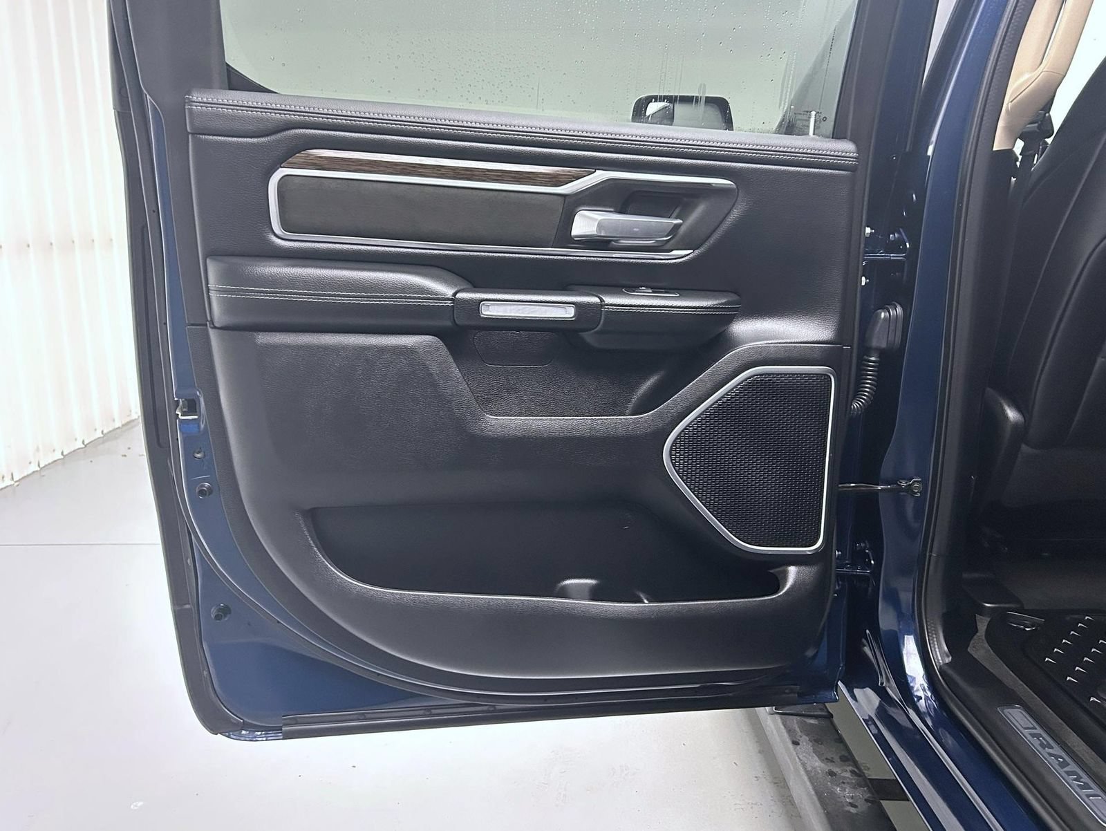 Used 2020 RAM 1500 Laramie AWD/4WD image 20