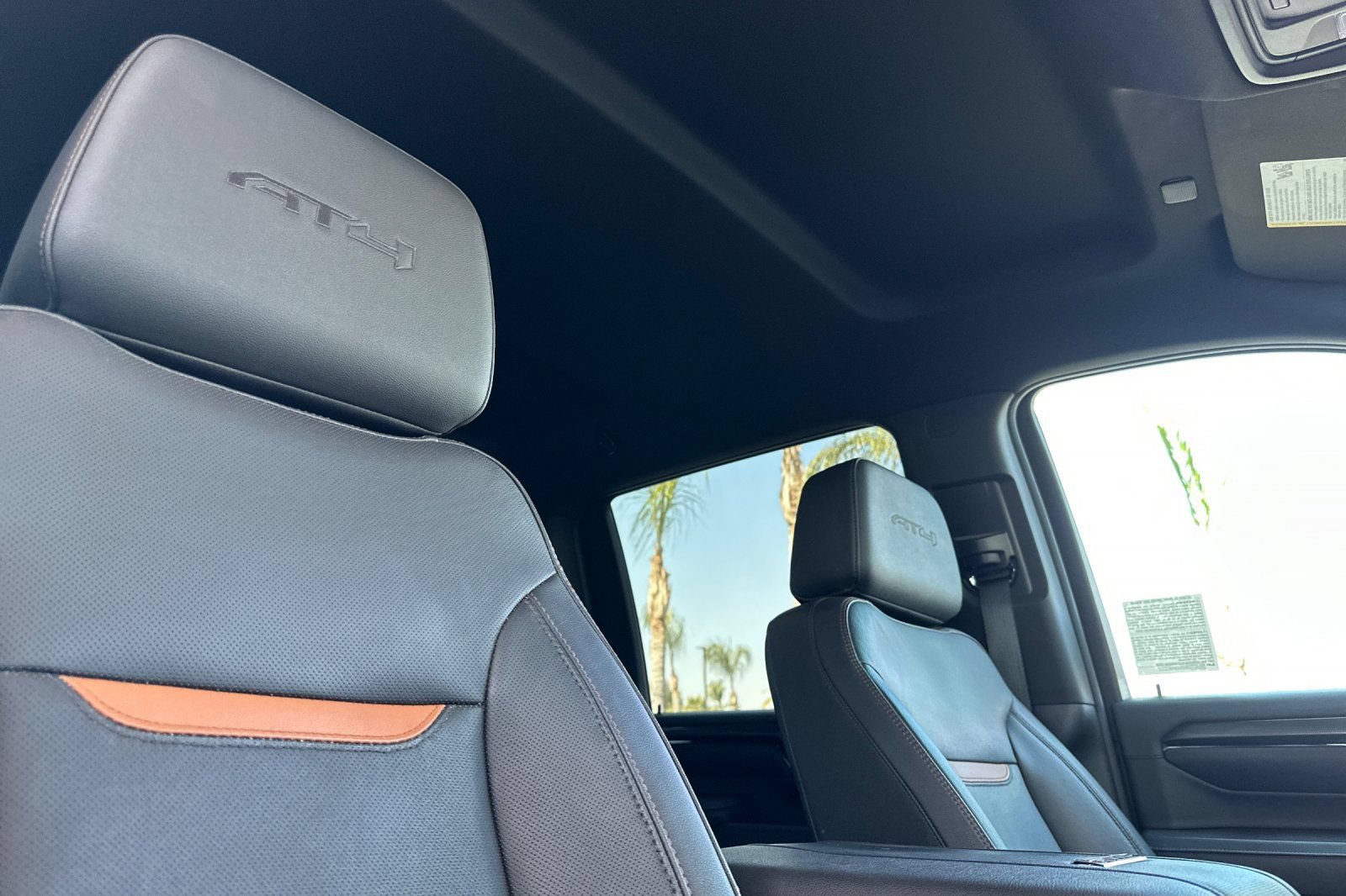 Used 2024 GMC Sierra 2500 AT4 w/ AT4 Preferred Package AWD/4WD image 19