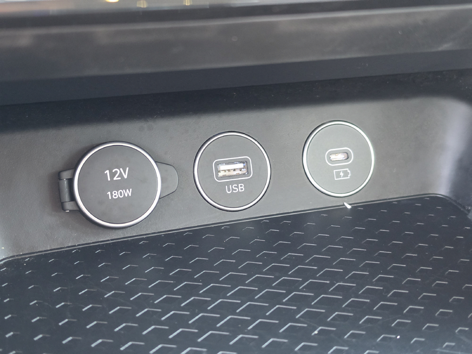 Used 2025 Genesis G70 2.5T RWD image 36