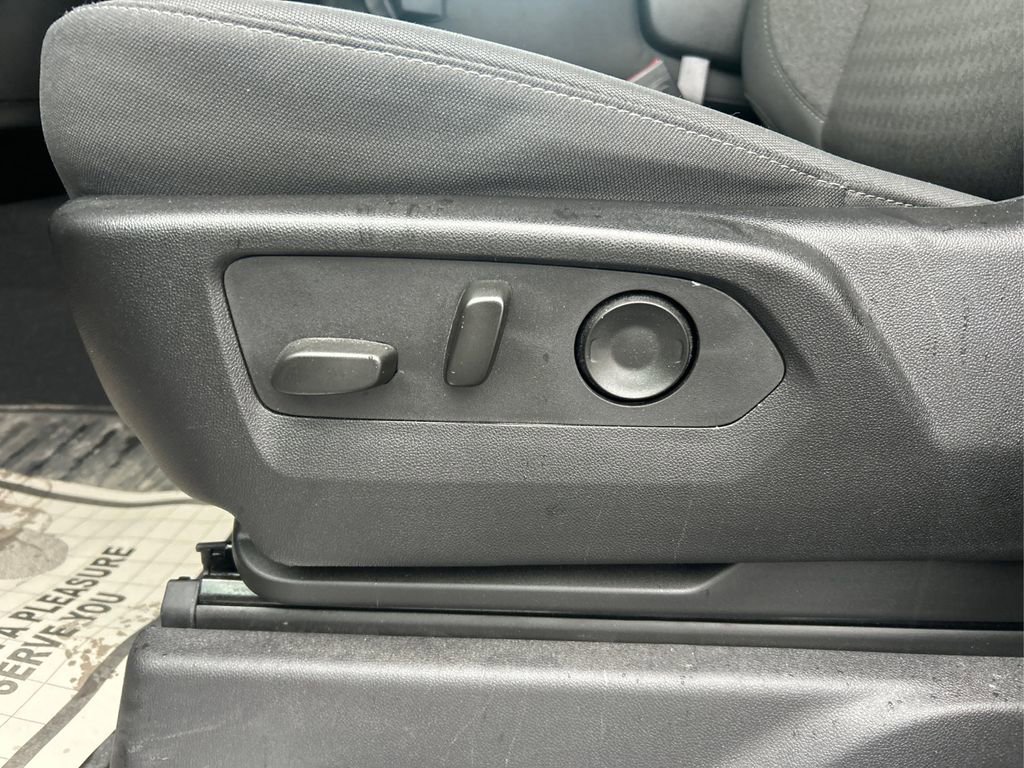 Used 2024 Chevrolet Silverado 3500 LT w/ Convenience Package image 6