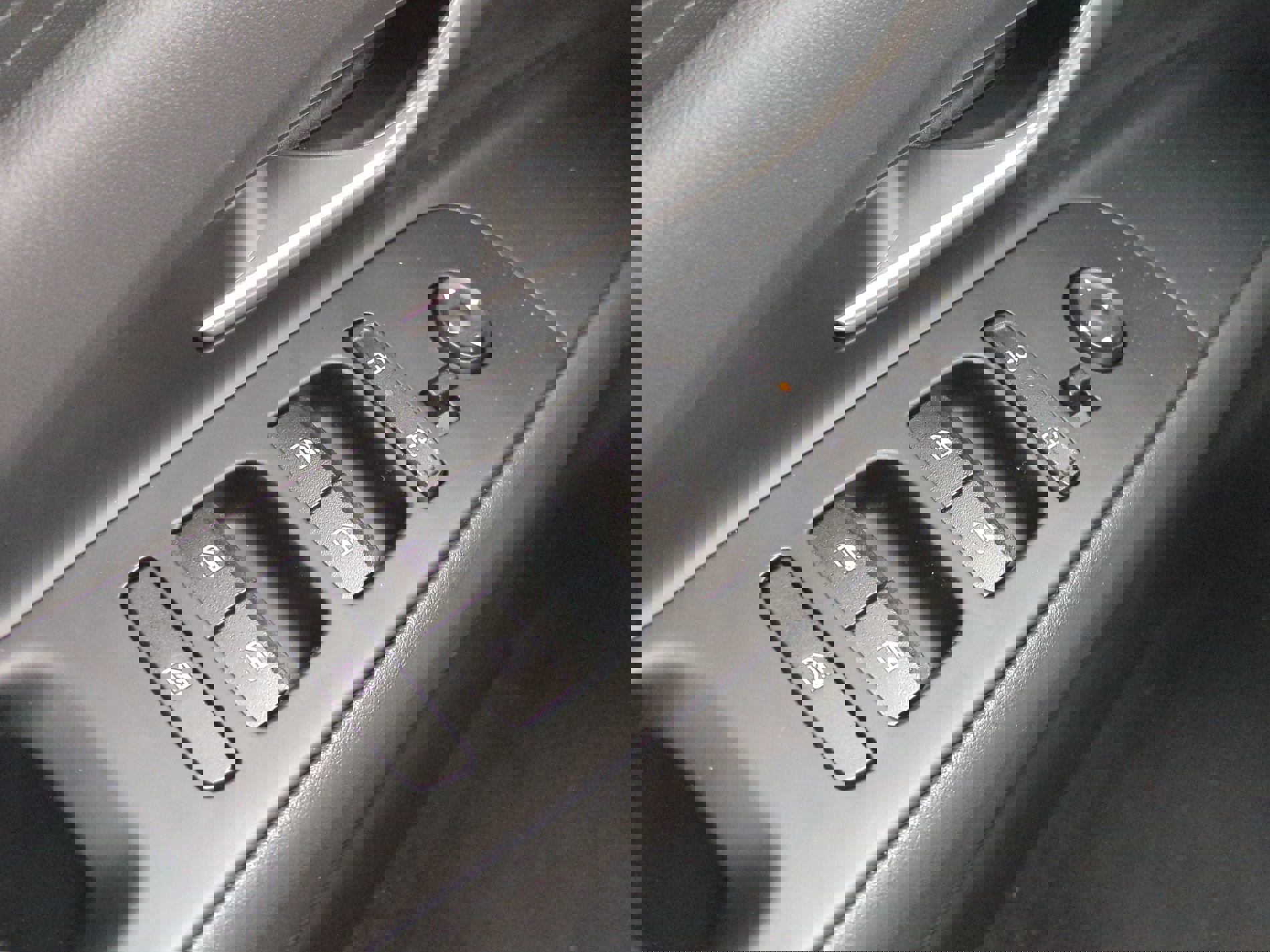 New 2025 Hyundai Elantra SE image 24