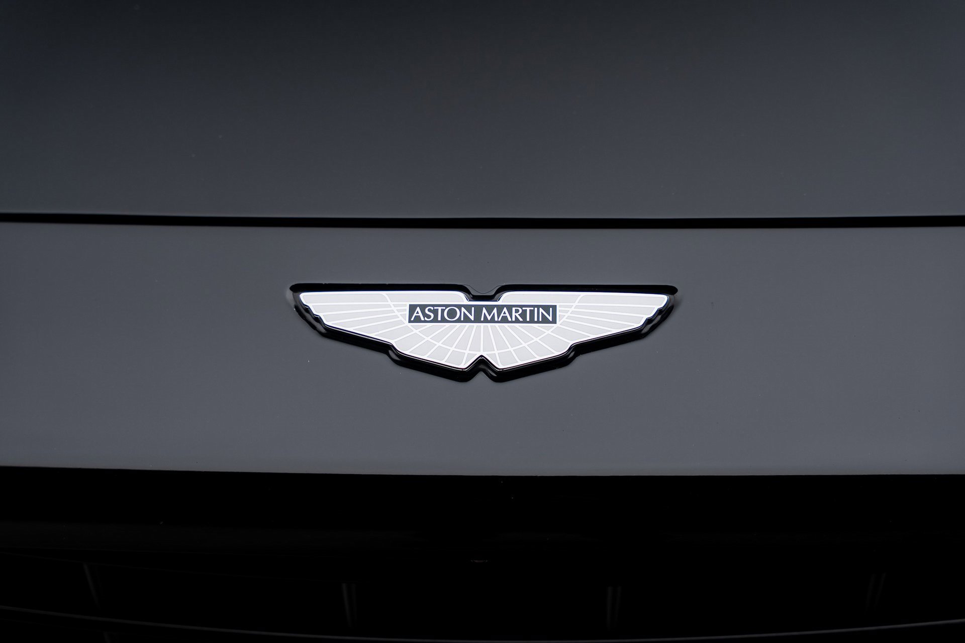 Used 2021 Aston Martin DBX image 12