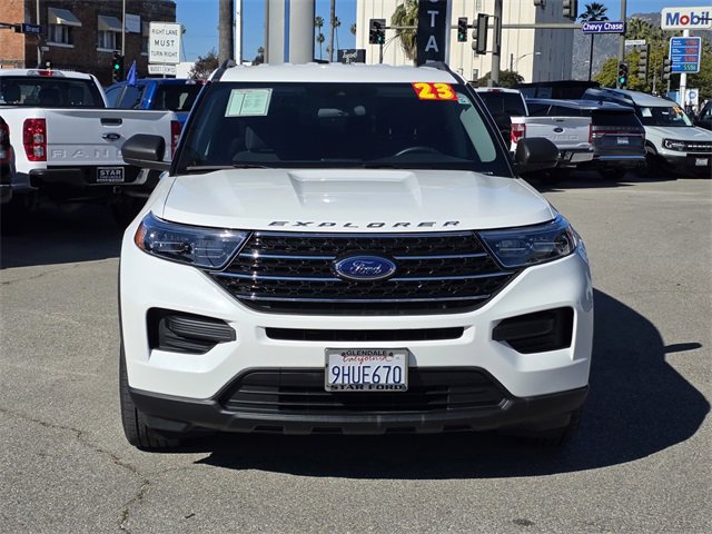 Used 2023 Ford Explorer XLT image 2