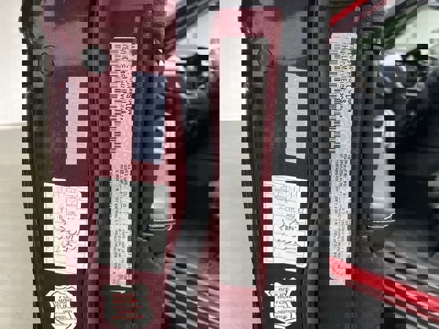 Used 2023 Jeep Grand Cherokee Laredo image 33