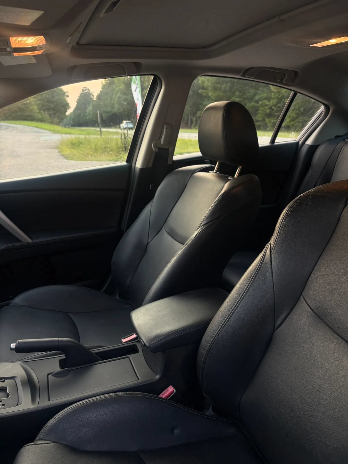 Used 2012 MAZDA MAZDA3 i Grand Touring FWD image 11