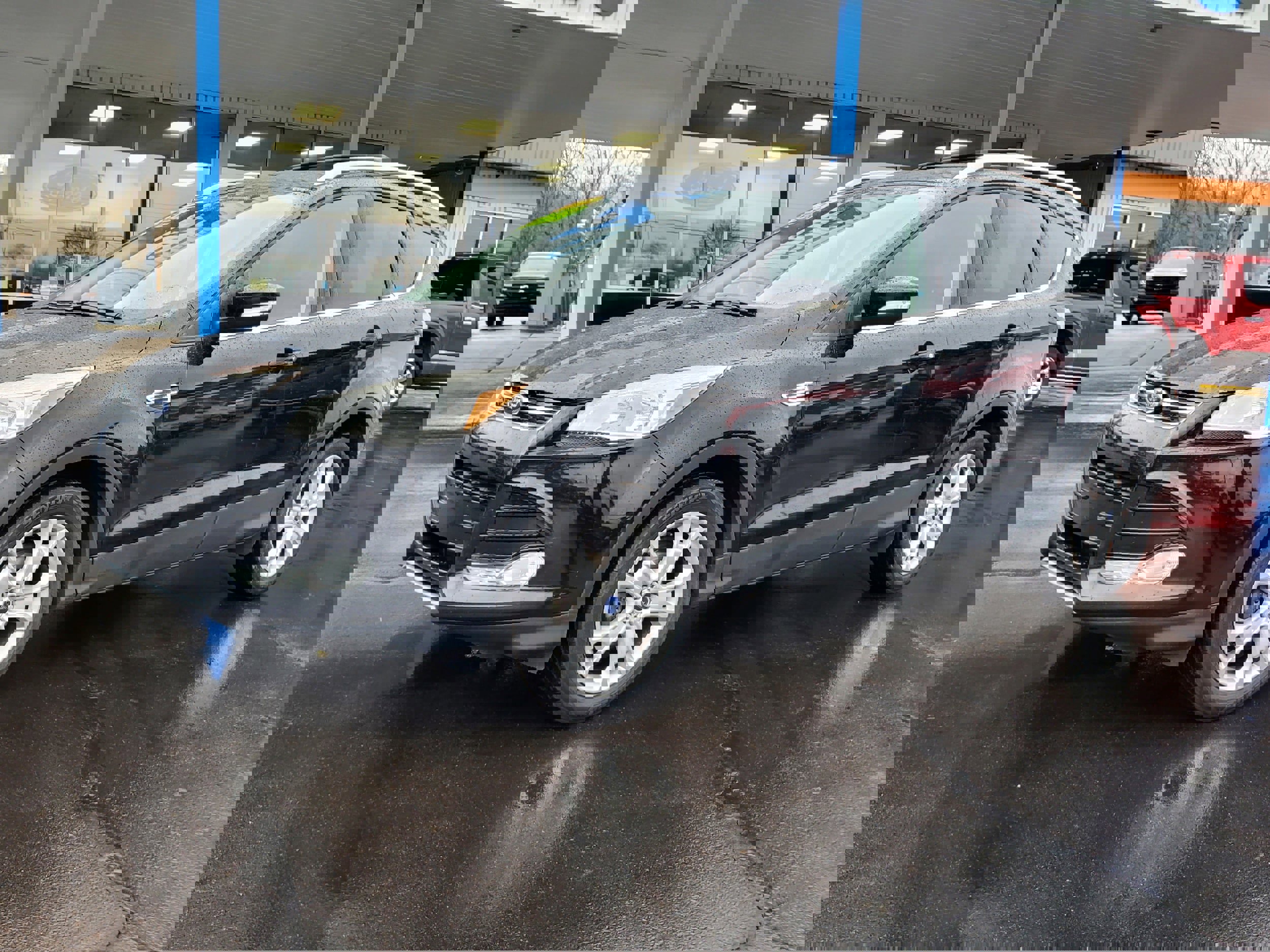 Used 2016 Ford Escape Titanium image 2