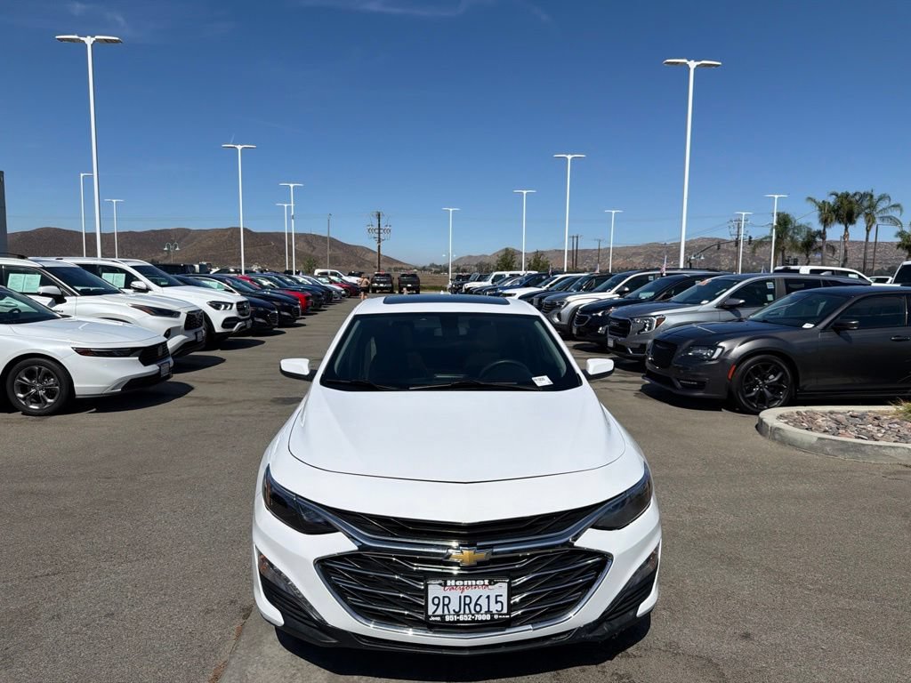 Used 2022 Chevrolet Malibu LT FWD image 3
