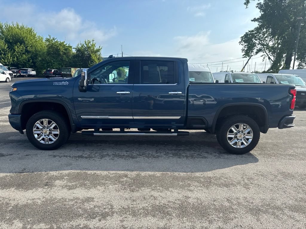 Used 2026 Chevrolet Silverado 2500 High Country w/ Technology Package AWD/4WD image 7