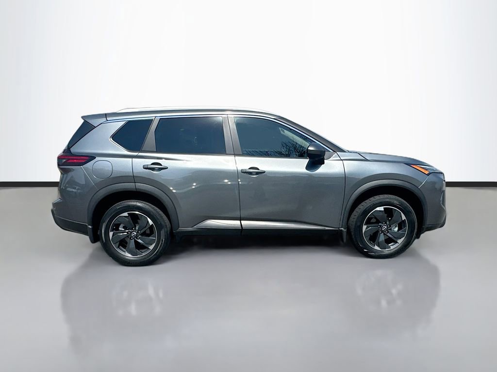 Used 2024 Nissan Rogue SV w/ SV Premium Package FWD image 8