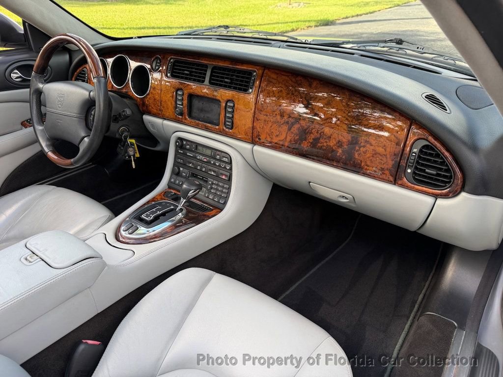 Used 2005 Jaguar XK8 Convertible image 34