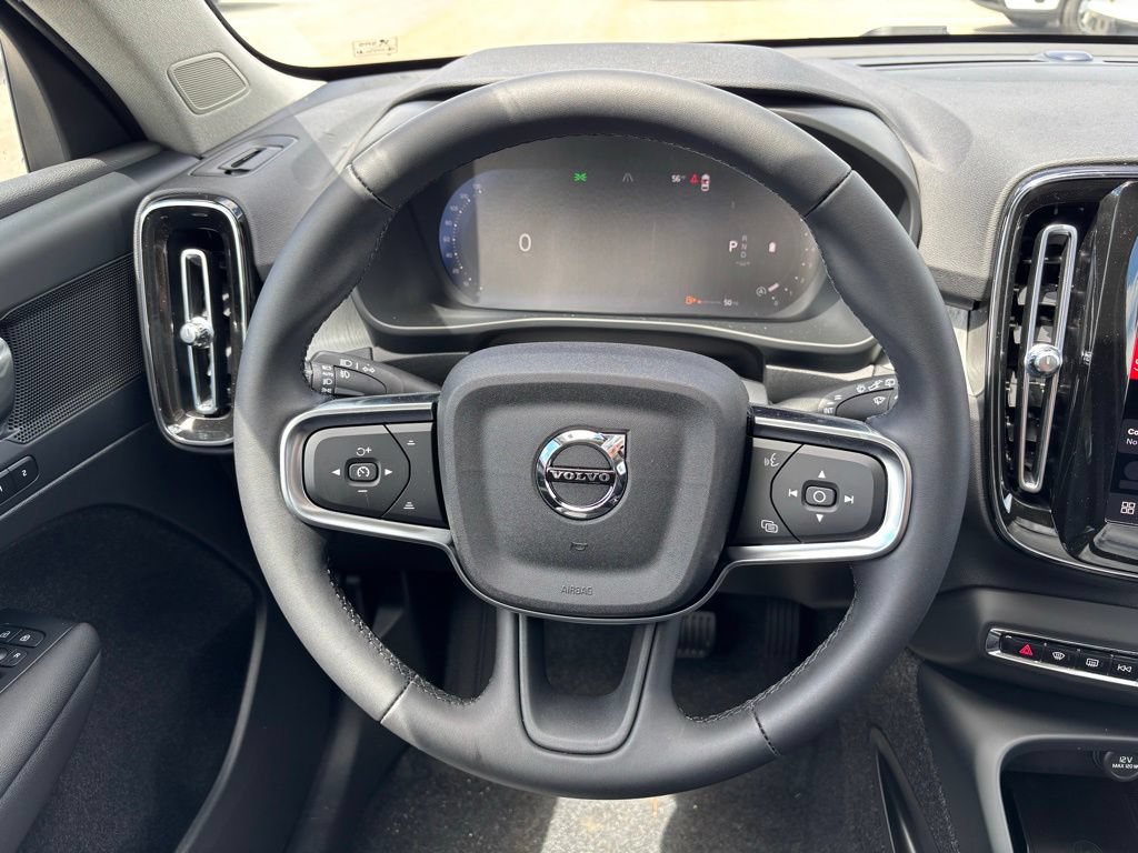 New 2026 Volvo XC40 B5 Plus w/ Climate Package AWD/4WD image 11