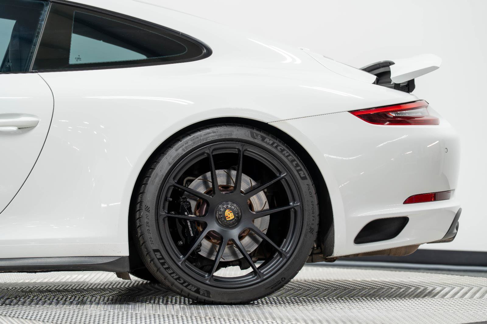 Used 2018 Porsche 911 Carrera GTS image 10