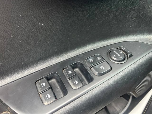 Used 2023 Kia Rio S w/ Technology Package FWD image 15
